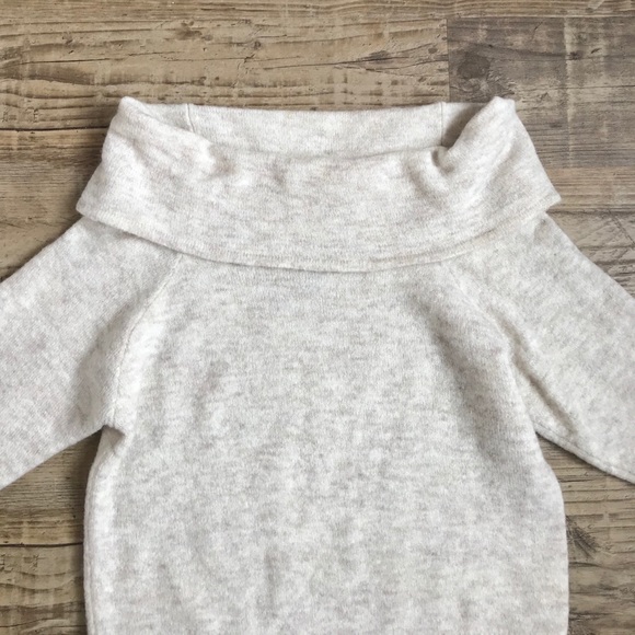 Off The Shoulder Knit Sweater - Picture 3 of 4